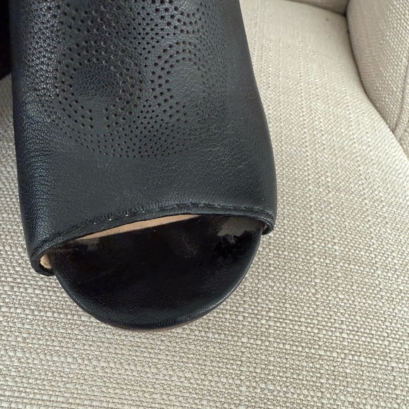 Coach Black Leather Jade Wedges, Size 8 - Picture 3 of 9